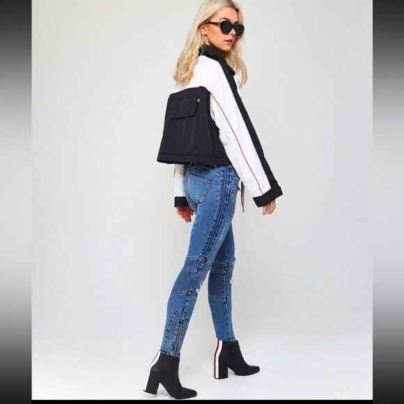 G HADID FOR TH ‘VENICE’ NWOT Distressed Capri JEANS. LIMITED RELEASE!! SIZE 26 - Picture 3 of 13